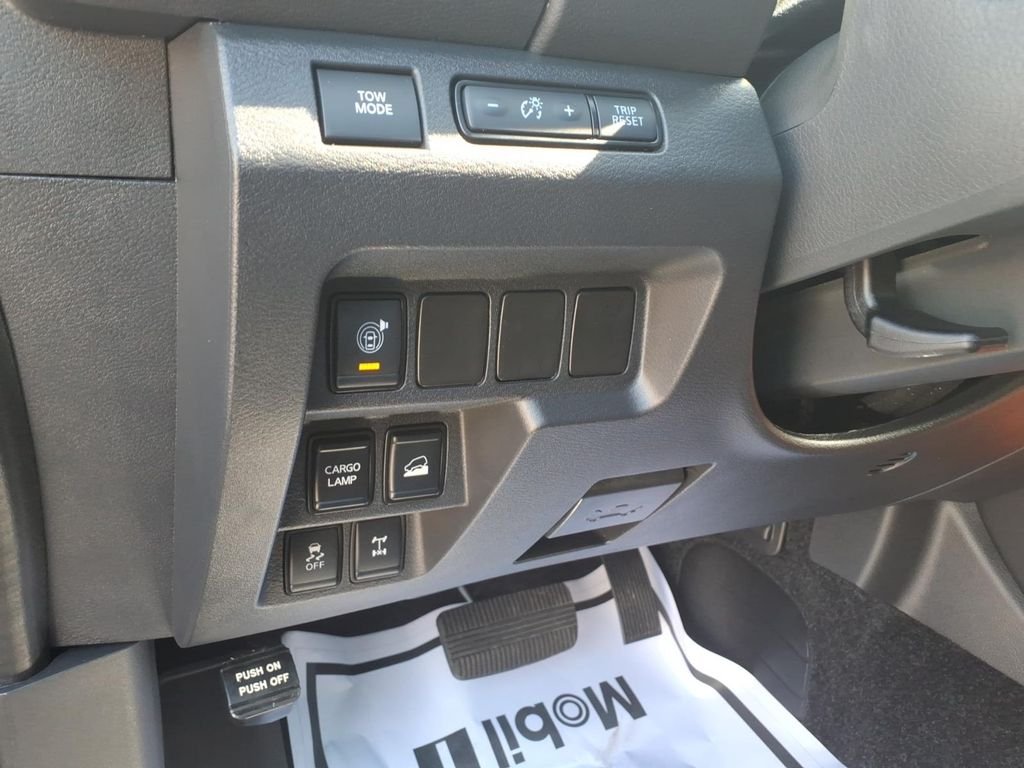 Used 2025 Boulder Gray Pearl Nissan PRO-4X image 17