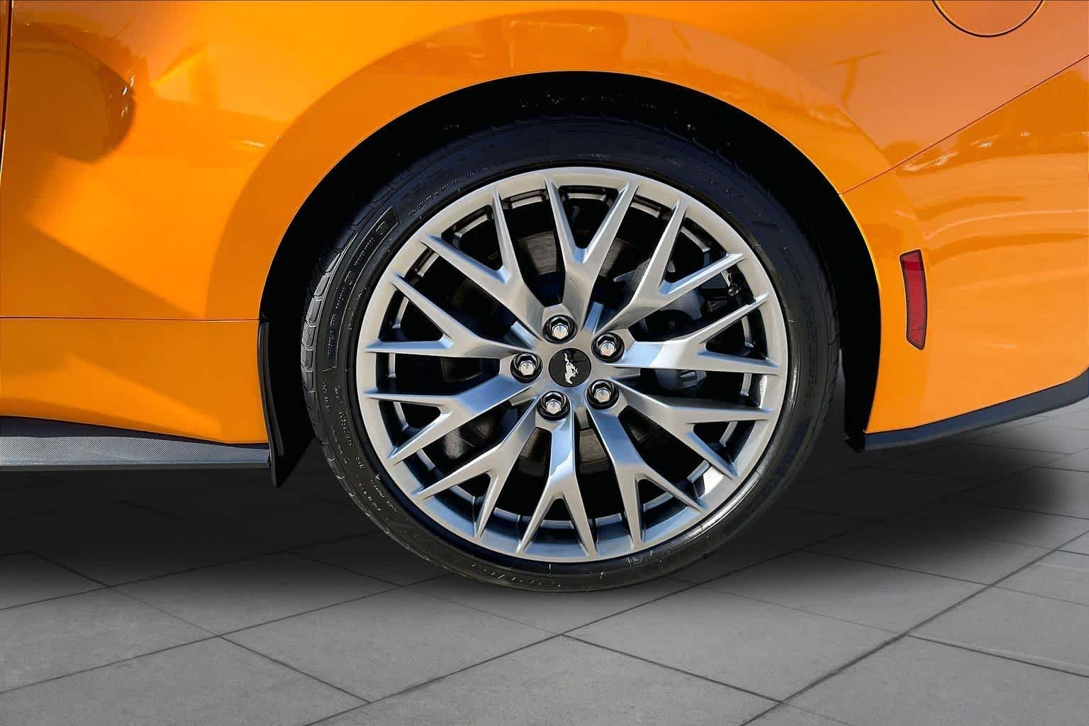 Used 2026 Orange Fury Metallic Tri-Coat Ford GT Premium image 9