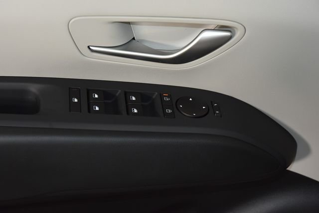 New 2026 White Hyundai SEL Plus AWD image 25