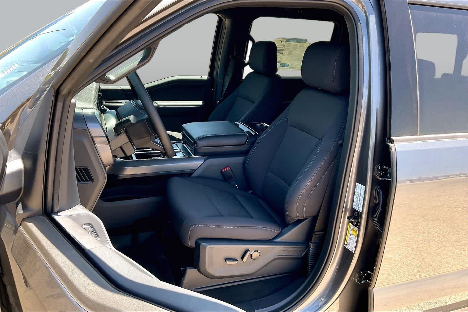 New 2026 Carbonized Gray Metallic Ford XLT image 9