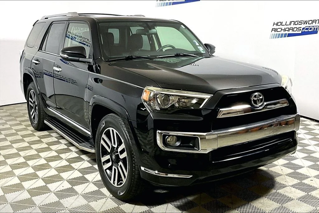Used 2016 Black Toyota  image 3
