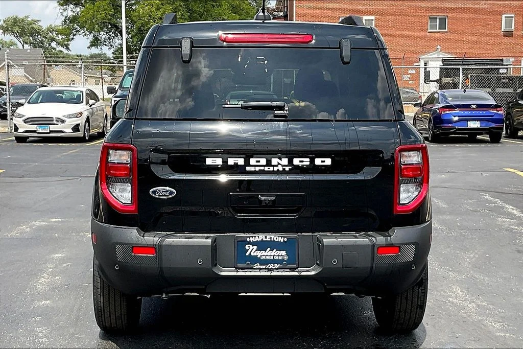 New 2025 Shadow Black Ford Outer Banks® image 2