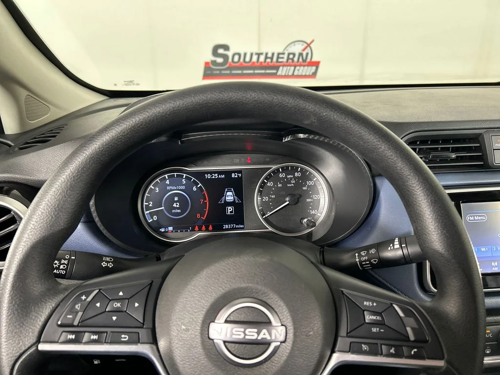 Used 2025 Red Nissan 1.6 SV image 13