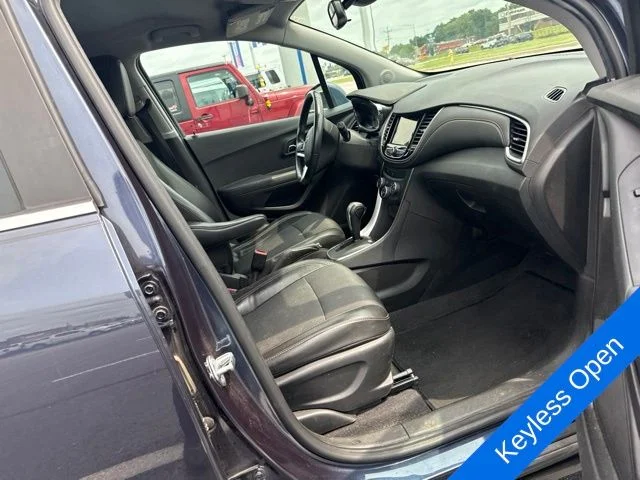 Used 2018 Storm Blue Metallic Chevrolet LT image 7