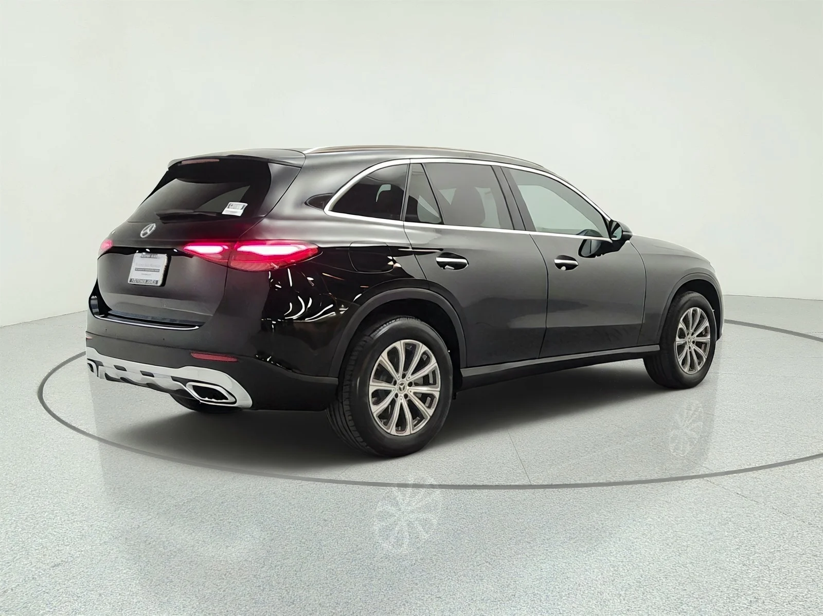 Used 2023 Black Mercedes-Benz GLC 300 SUV image 5