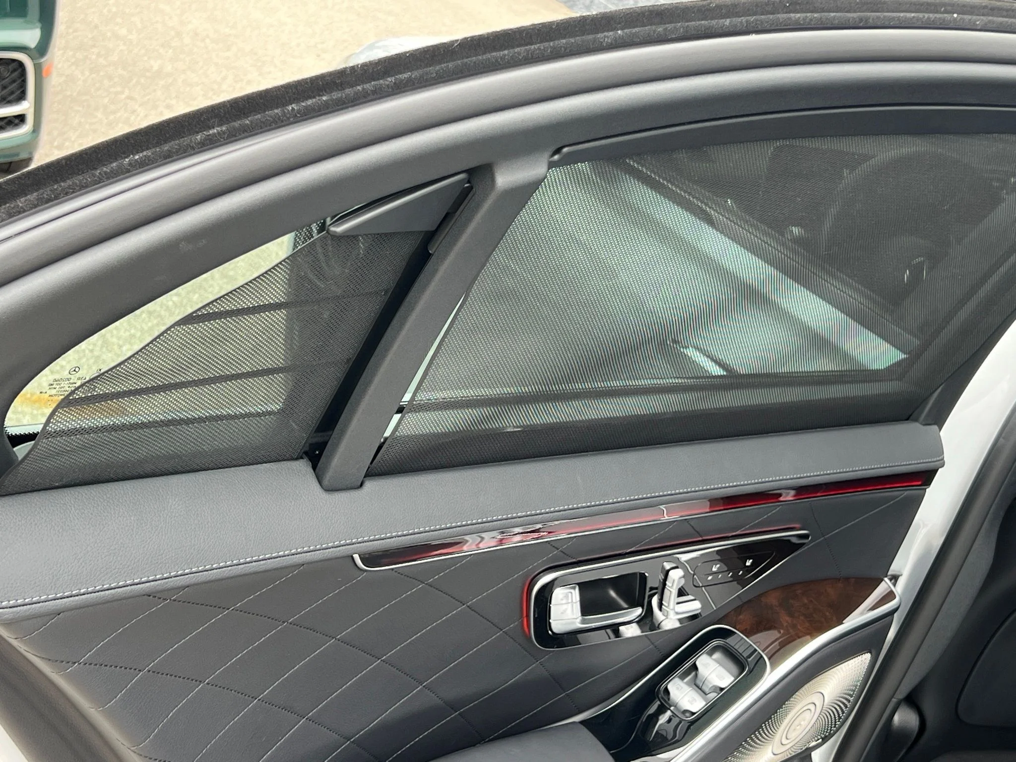 Used 2023 Silver Mercedes-Benz S 500 image 33