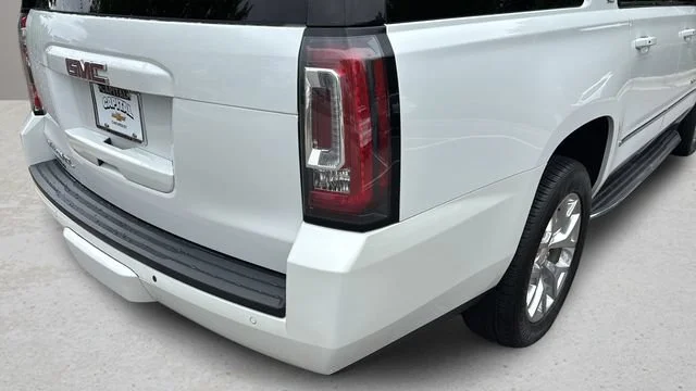 Used 2017 WHITE FROST TRICOAT GMC SLT image 43