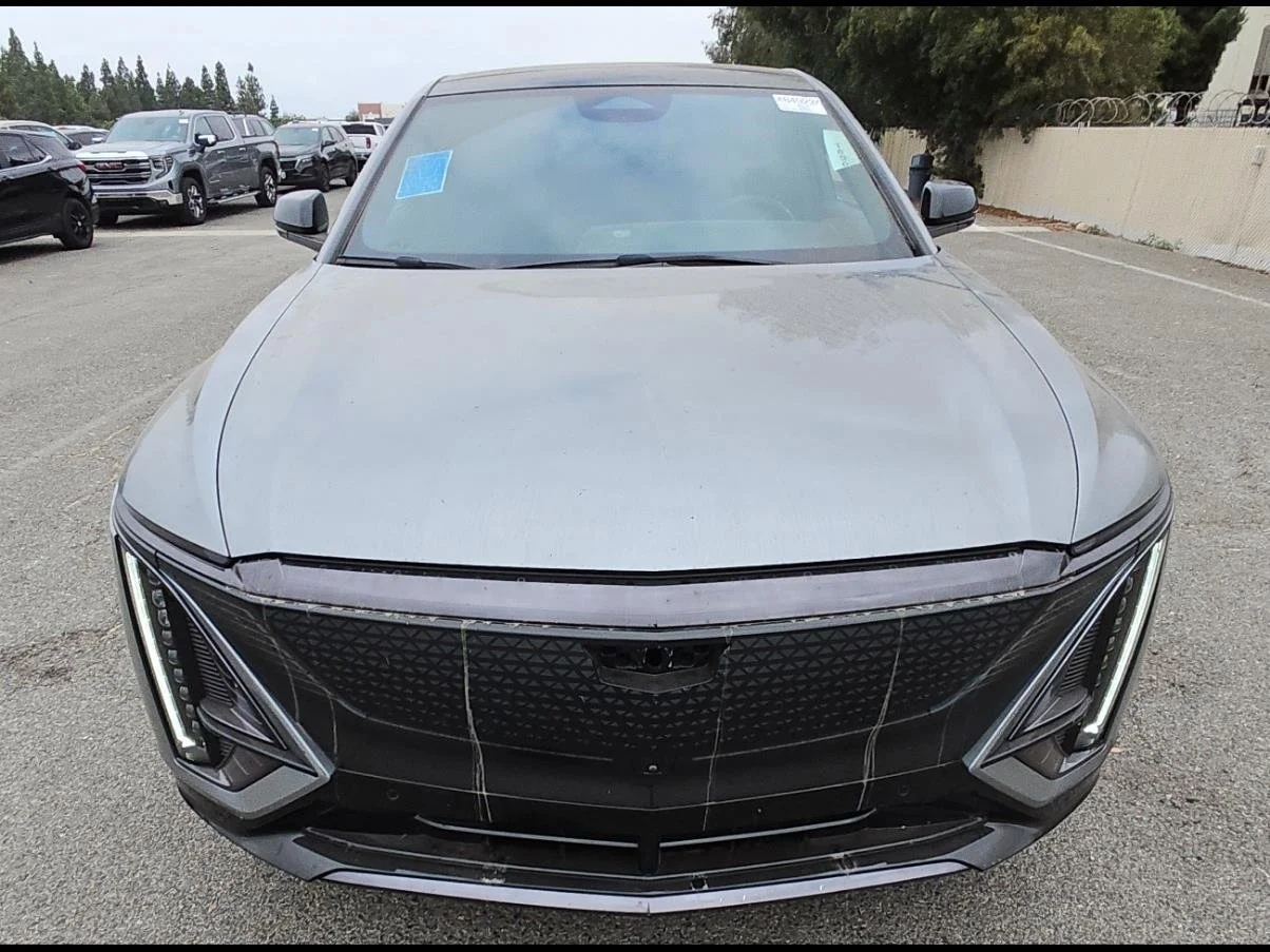 Used 2024 Argent Silver Metallic Cadillac Sport 3 image 11