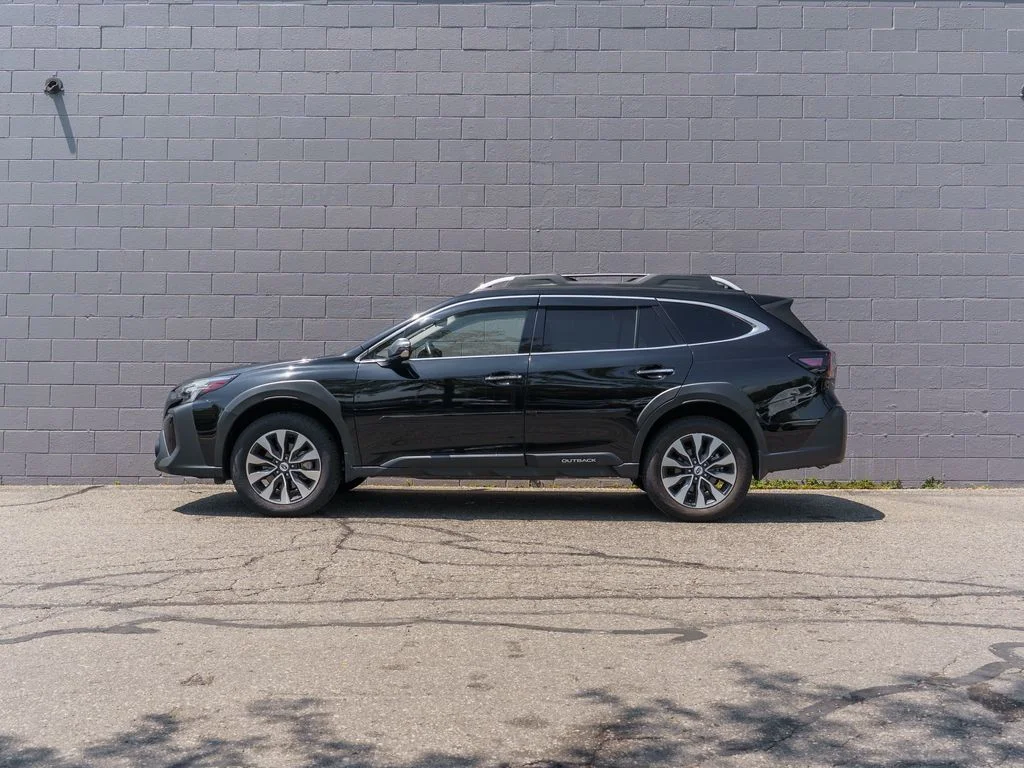 Used 2025 Crystal Black Silica Subaru Touring XT image 2
