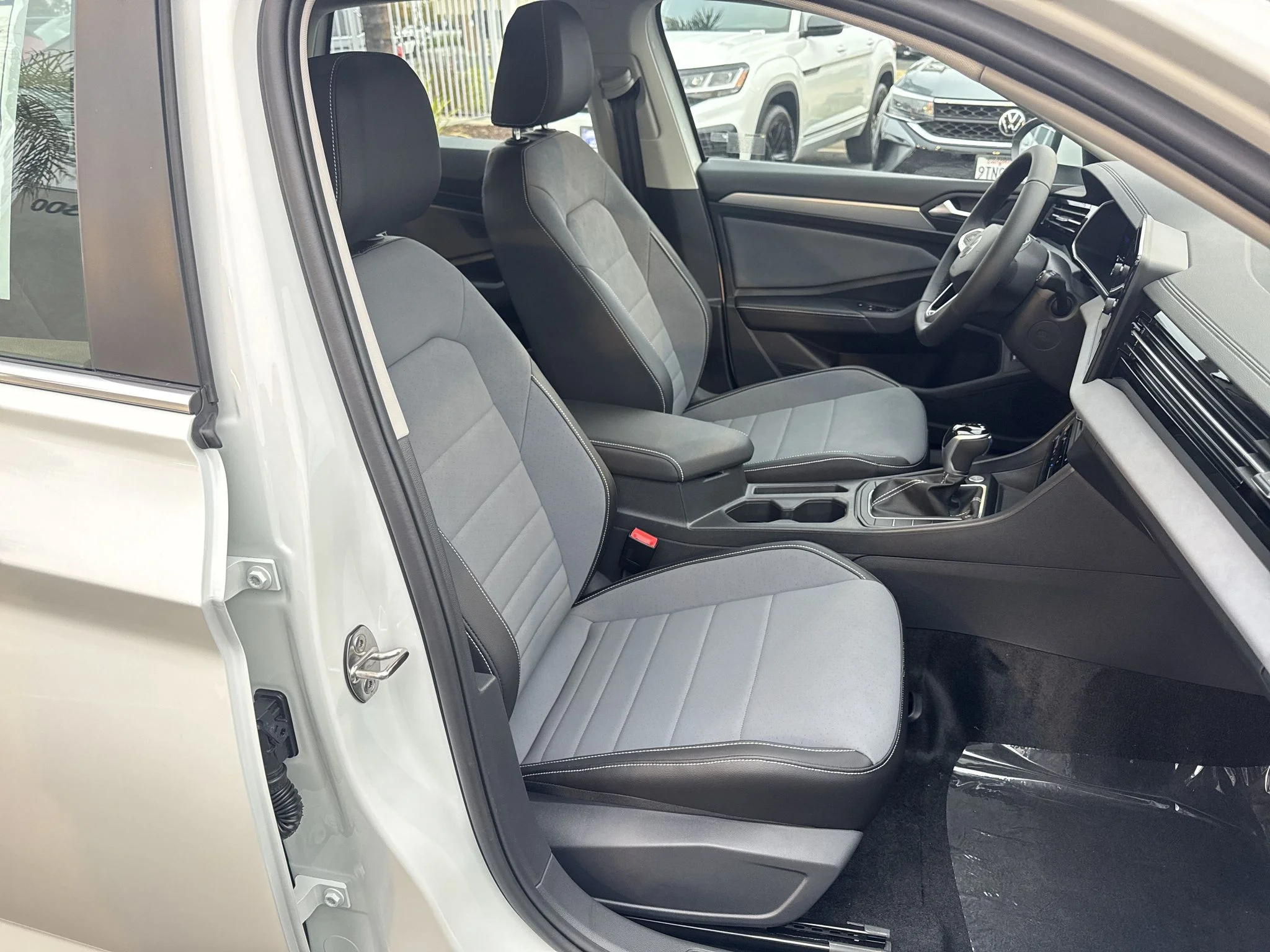New 2026 Opal White Pearl Volkswagen SE image 19