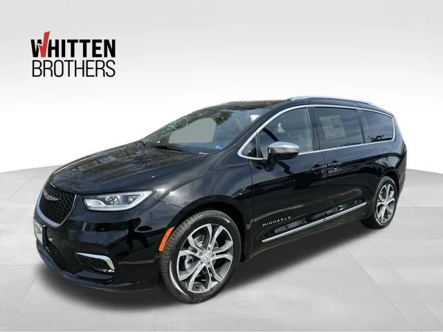 2026 Chrysler Pacifica Pinnacle's photo