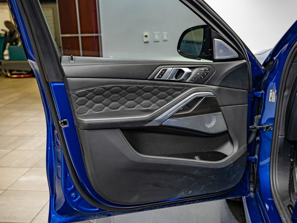 Used 2020 Marina Bay Blue Metallic BMW Competition image 20