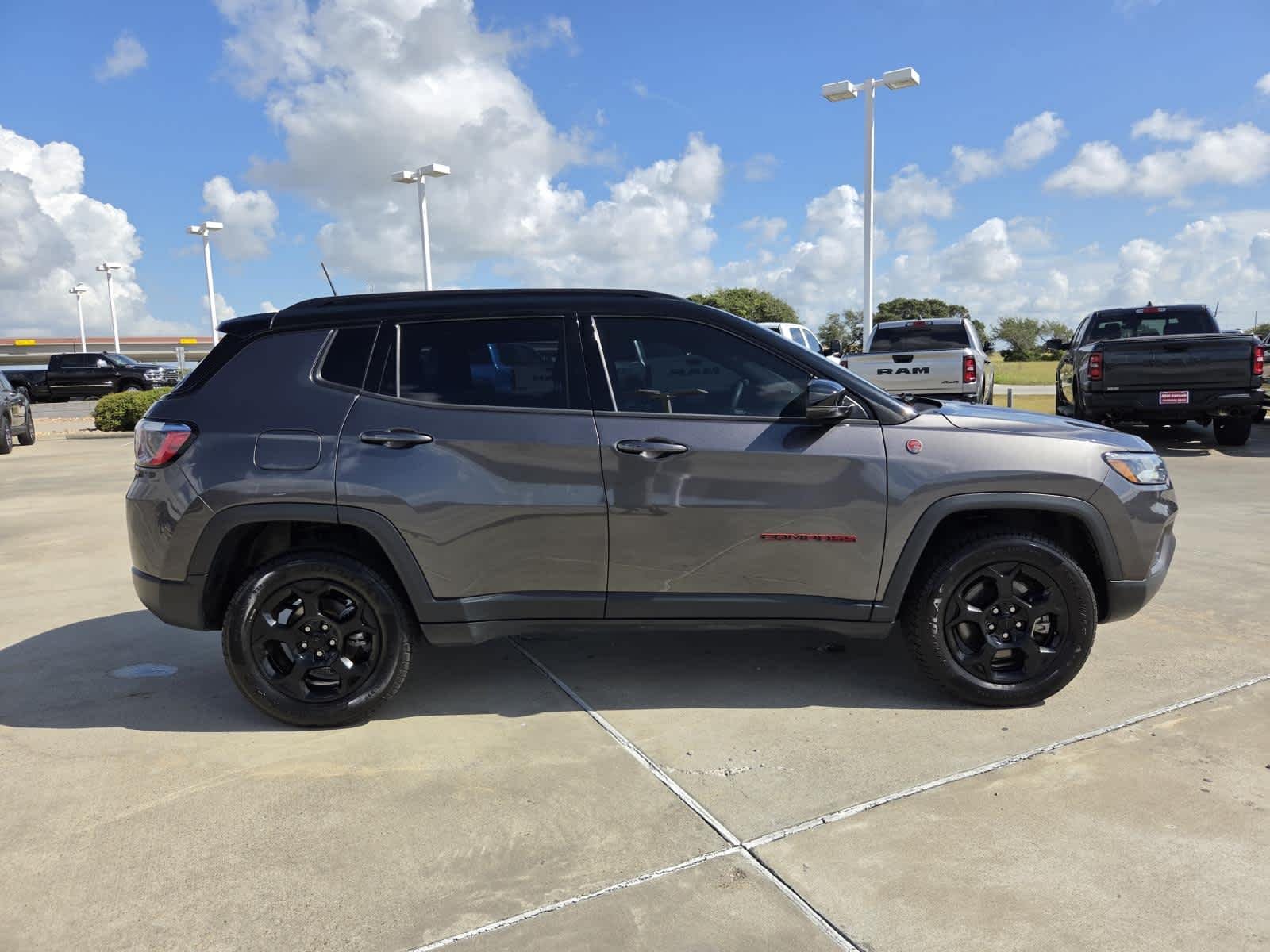 Used 2023 Granite Crystal Metallic Clearcoat Jeep Trailhawk image 6