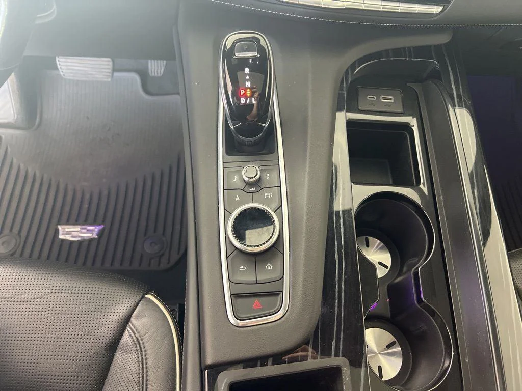 Used 2021 Crystal White Cadillac Sport image 23