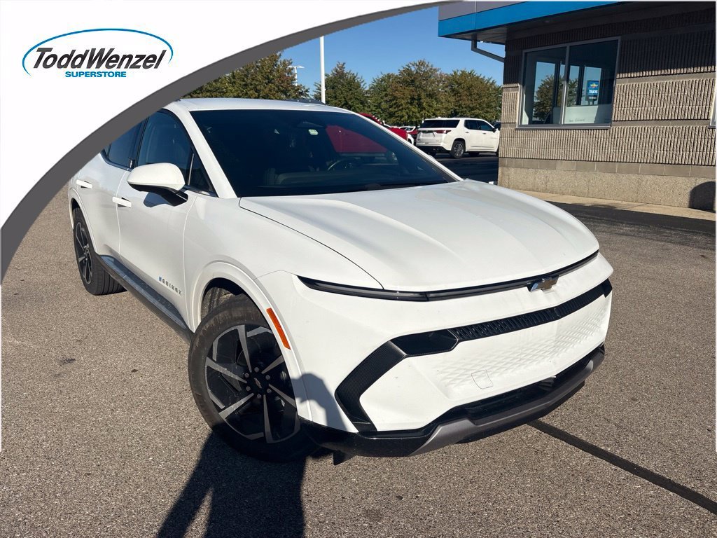 Used 2024 Summit White Chevrolet 2LT image 1
