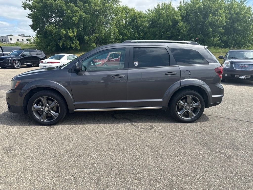 Used 2014 Gray Dodge Crossroad image 4