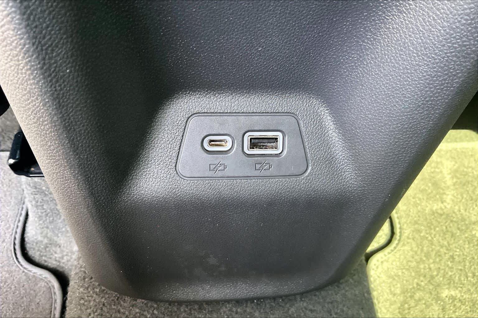 Used 2023 White Frost Tricoat Buick Essence image 62