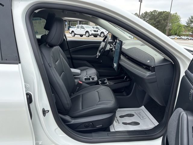 New 2026 Star White Metallic Tri-coat Ford Premium image 23