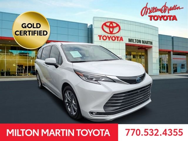 2023 Toyota Sienna Platinum 7-Passenger Hybrid FWD's photo