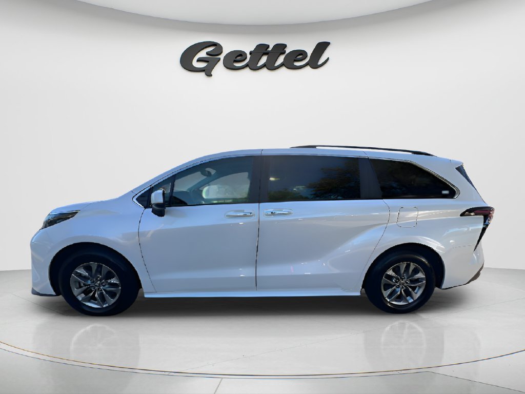 Used 2025 Beige Toyota XLE image 8