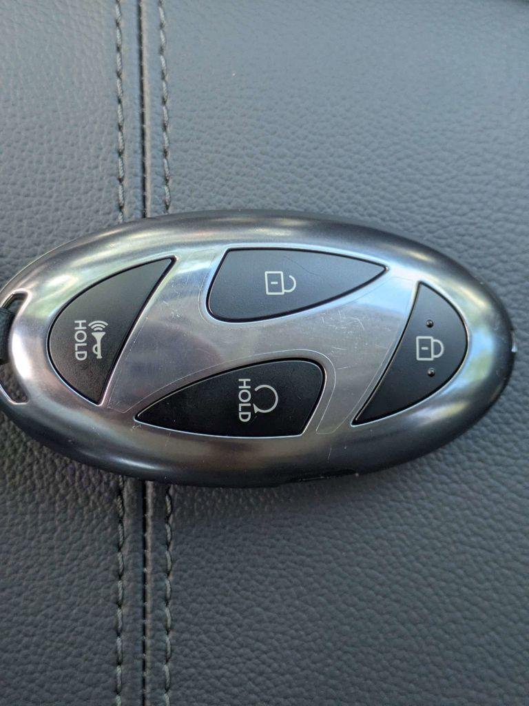New 2026 Gray Hyundai SEL Premium FWD image 34