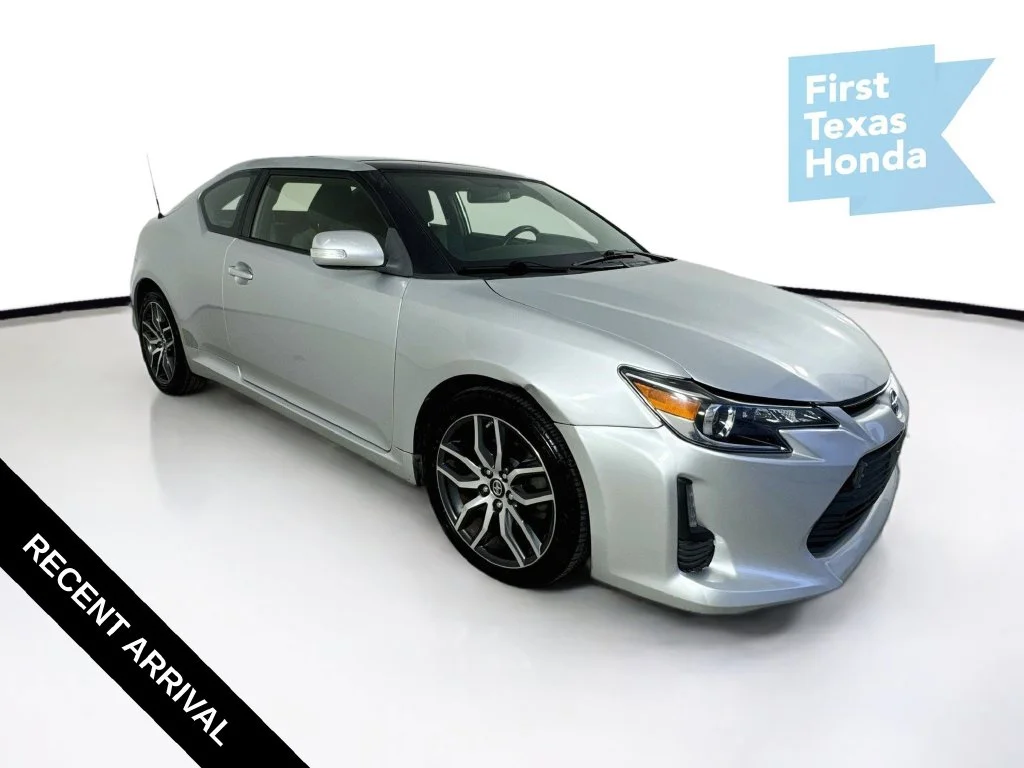 Used 2014 Classic Silver Metallic Scion Base image 1