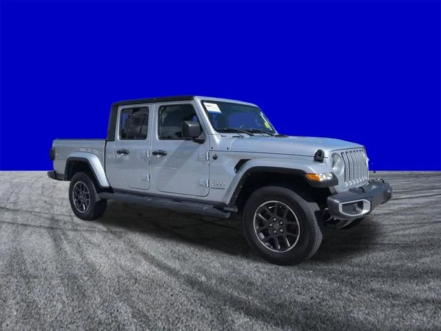 Certified Used 2023 Silver Zynith Clearcoat Jeep Overland image 2