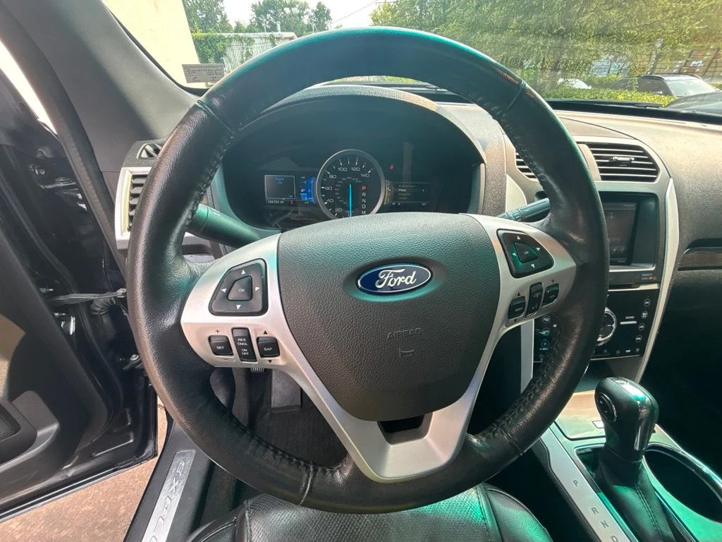 Used 2013 Black Ford Limited image 13