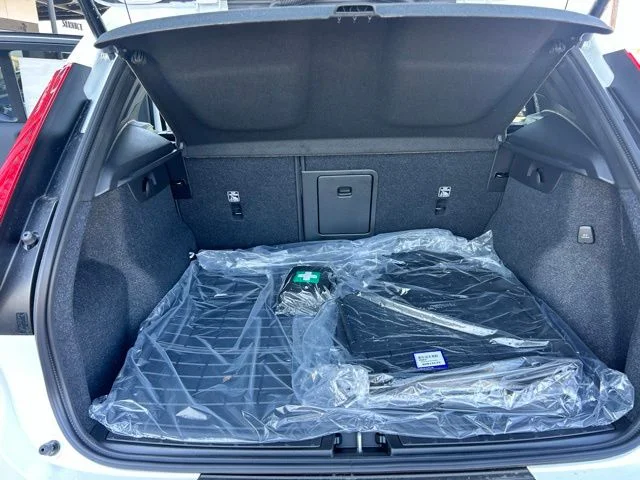 New 2026 Crystal White Volvo Plus image 7