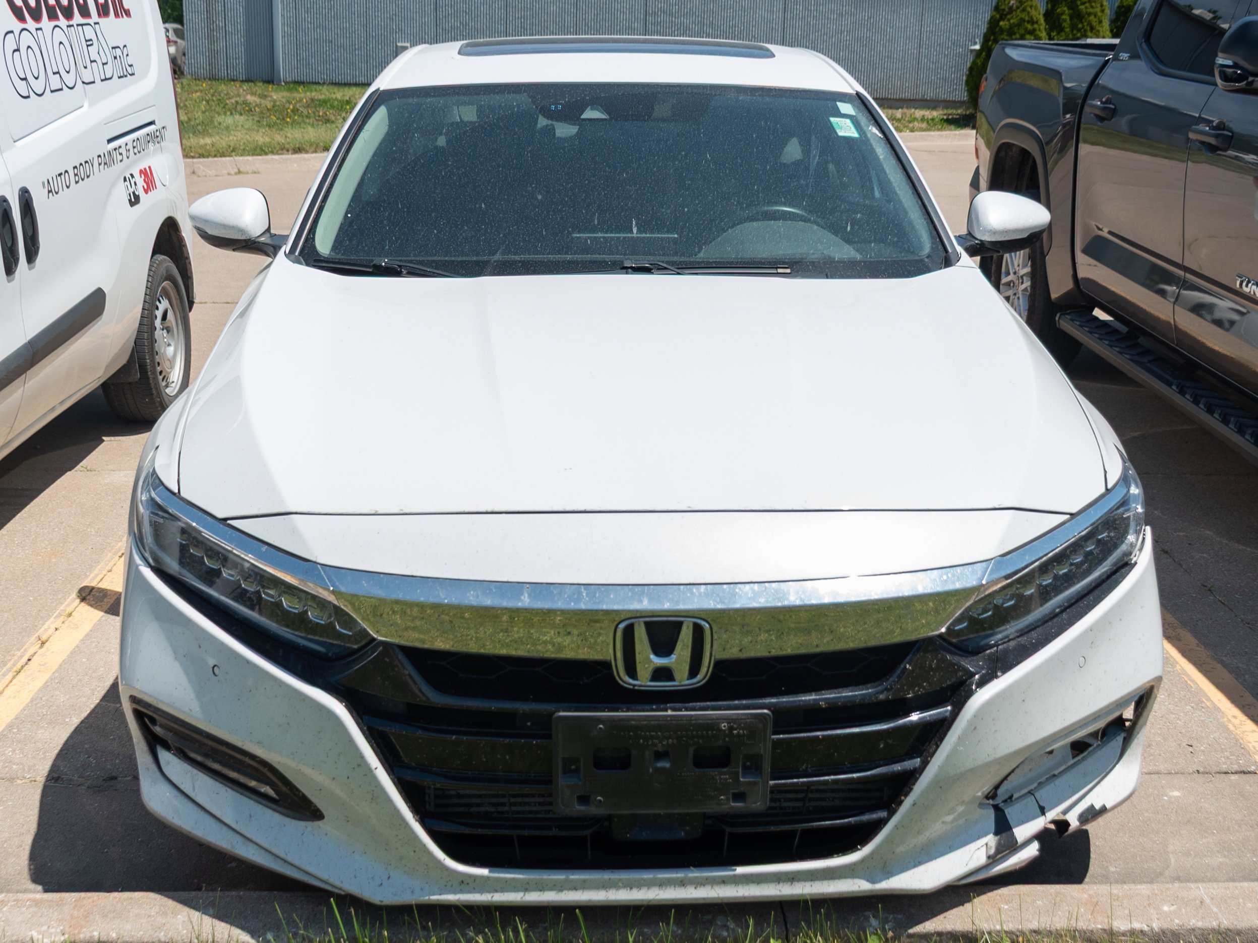 Used 2018 White Honda Touring 1.5T image 3