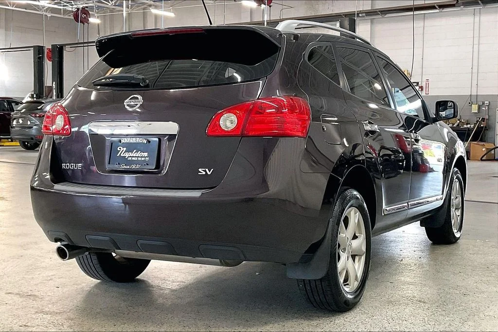 Used 2011 Black Nissan SV image 13