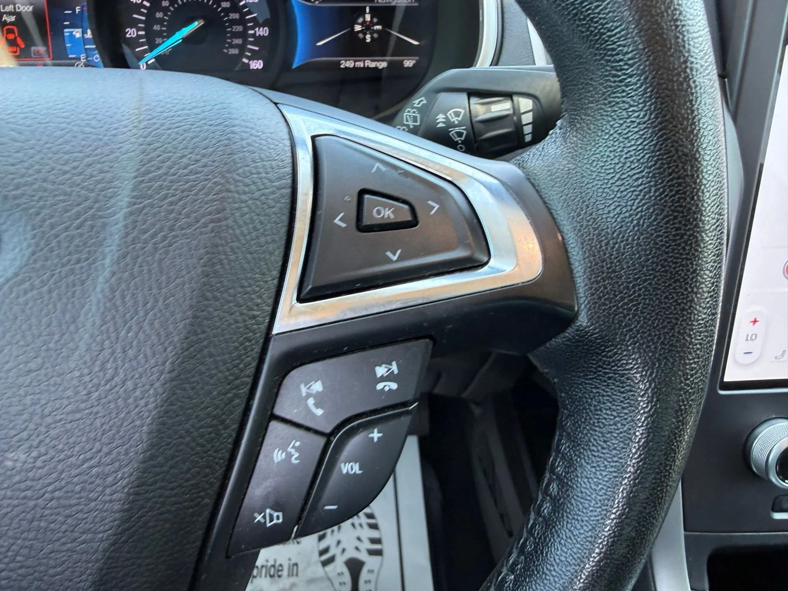 2021 Ford Edge SEL - Photo 20