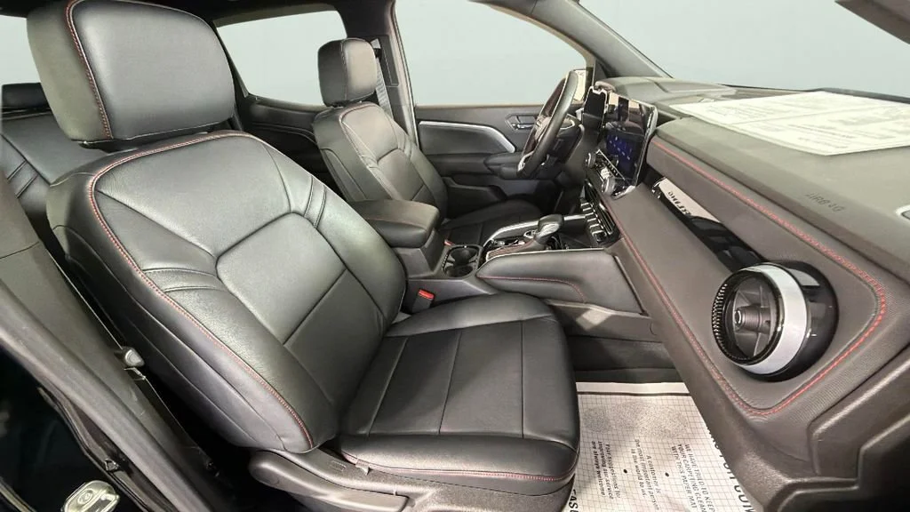 Used 2024 Black Chevrolet Z71 image 33