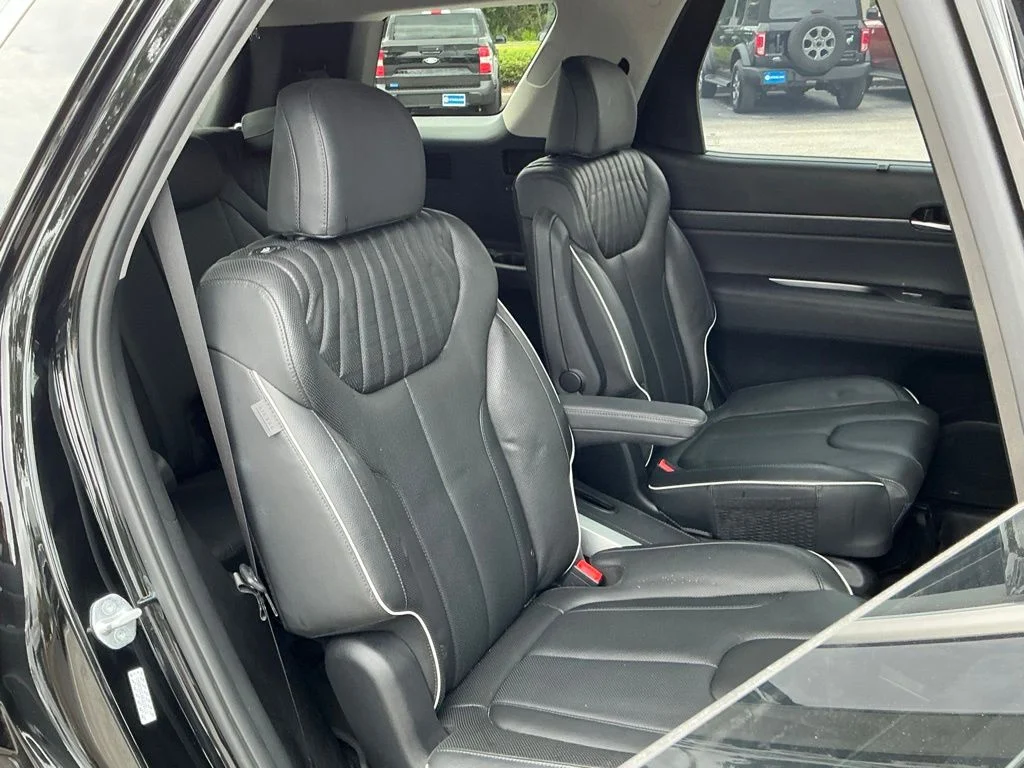 Used 2023 Black Hyundai Limited image 25