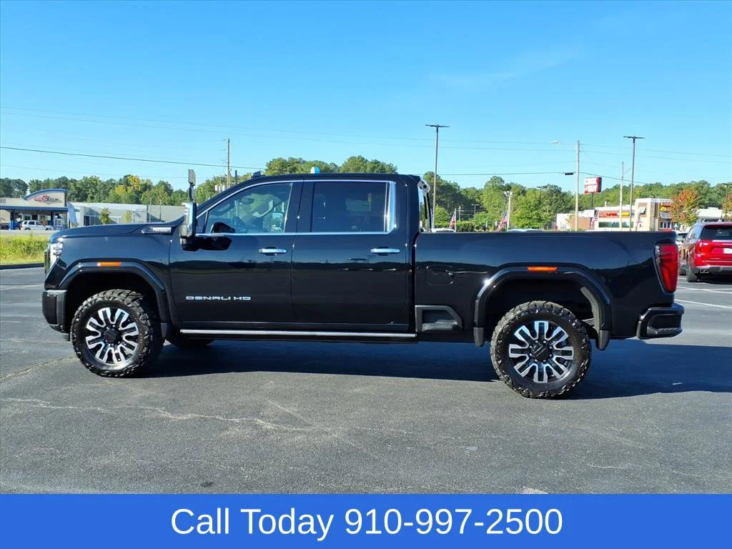 Used 2024 Onyx Black GMC Denali Ultimate image 3
