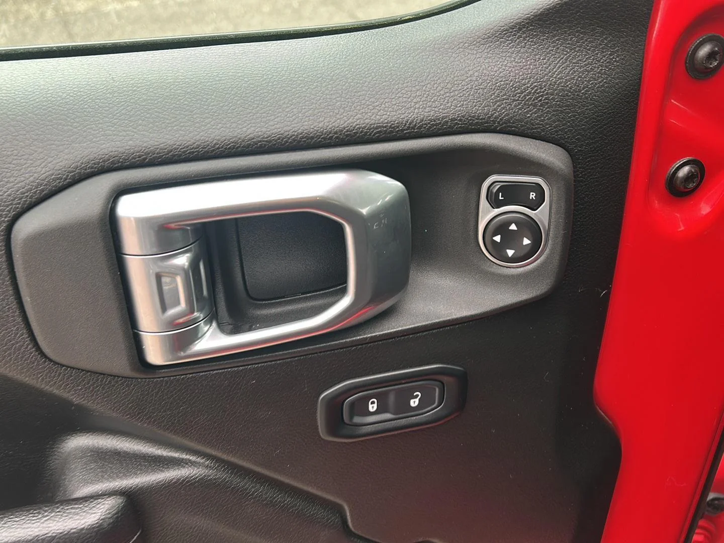 Used 2024 Firecracker Red Clearcoat Jeep Rubicon image 9