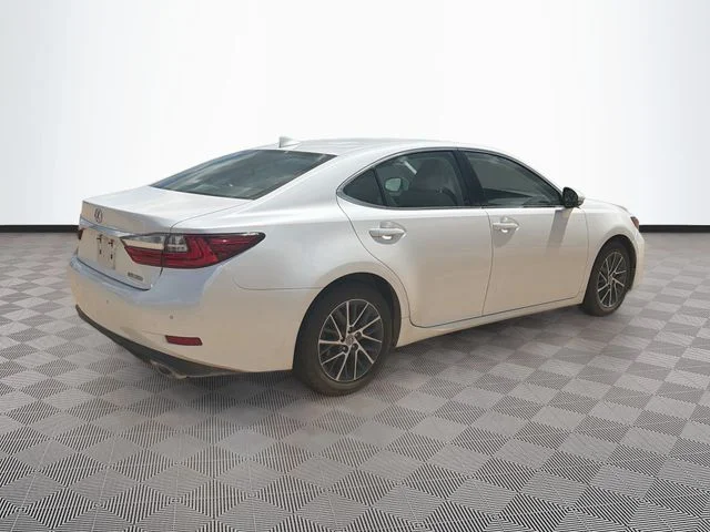 Used 2018 White Lexus 350 image 7