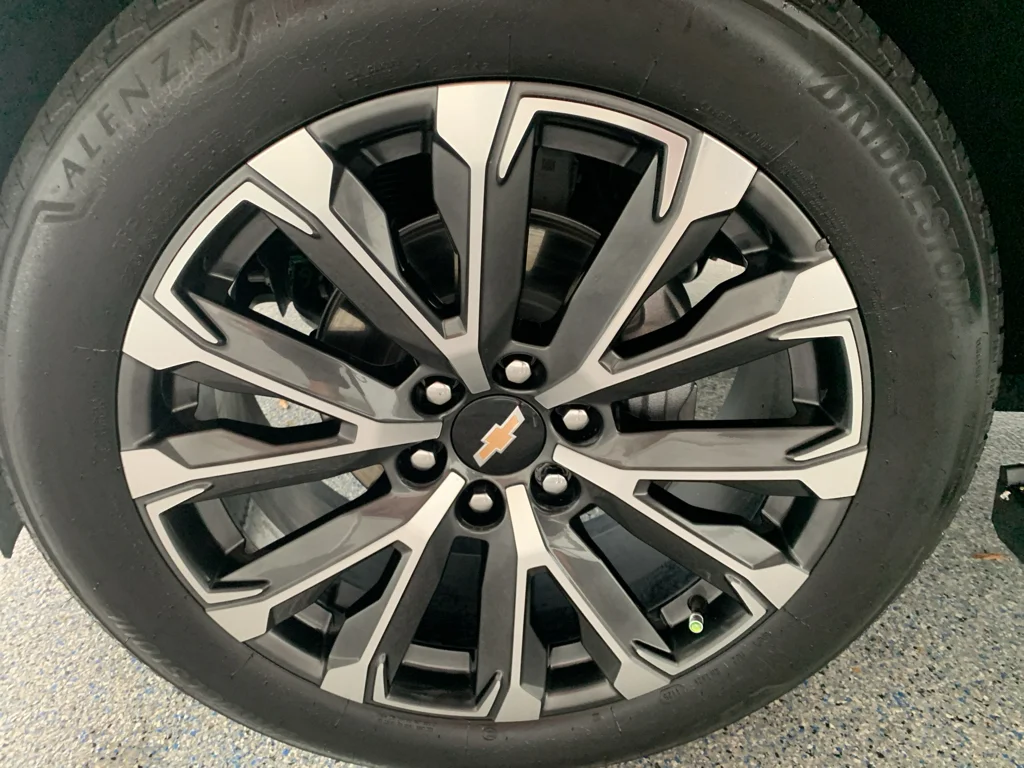 Used 2025 Sterling Gray Metallic Chevrolet High Country image 35