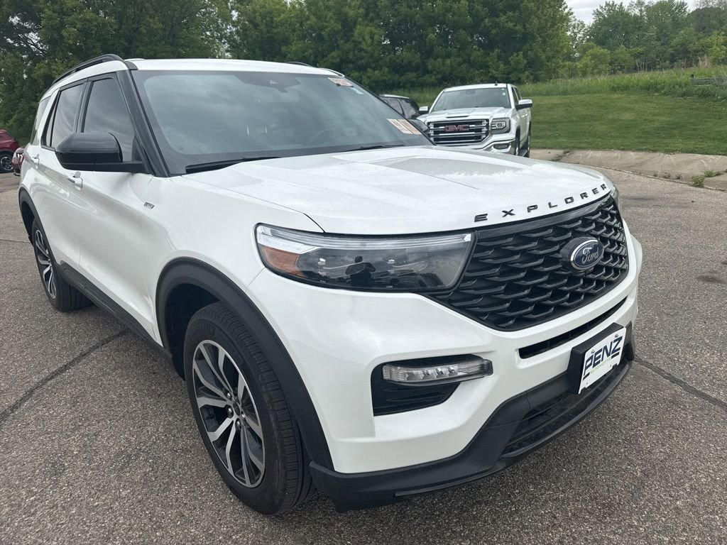 2024 Ford Explorer ST Line 4WD's photo