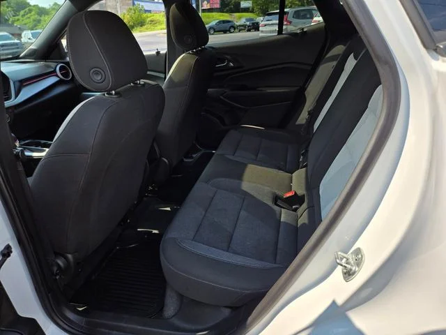 Used 2025 White Chevrolet 1RS image 13