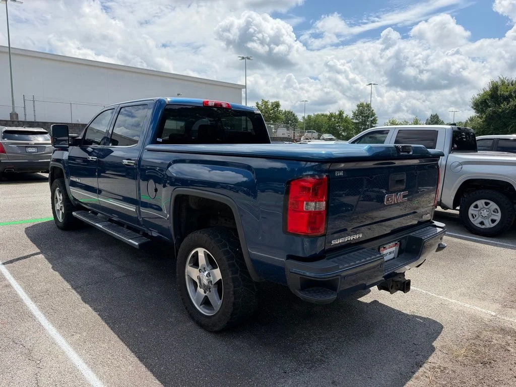 Used 2017 Blue GMC SLT image 5