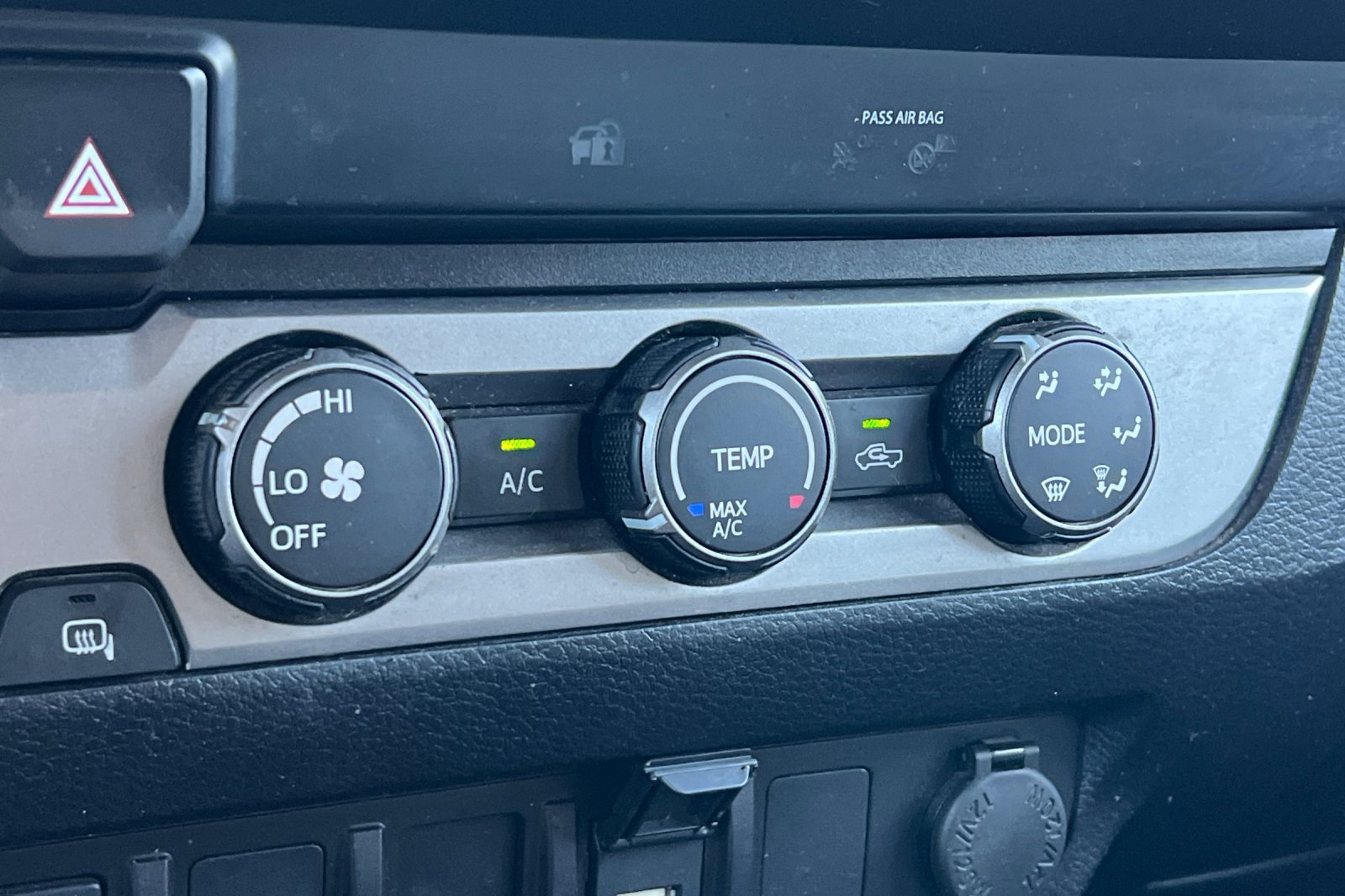 Used 2022 White Toyota SR image 19