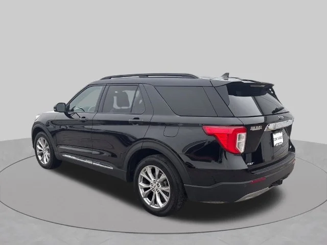 Used 2023 Black Ford XLT image 3