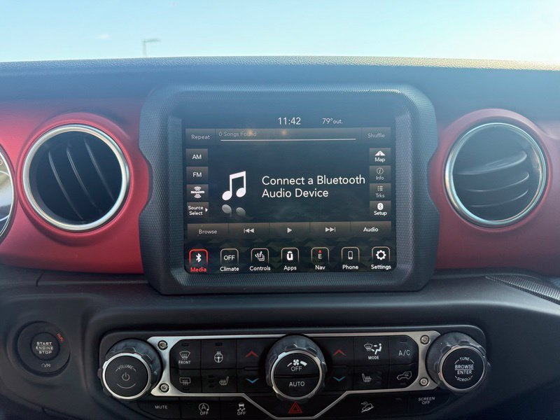 Used 2020 Gray Jeep Rubicon image 6