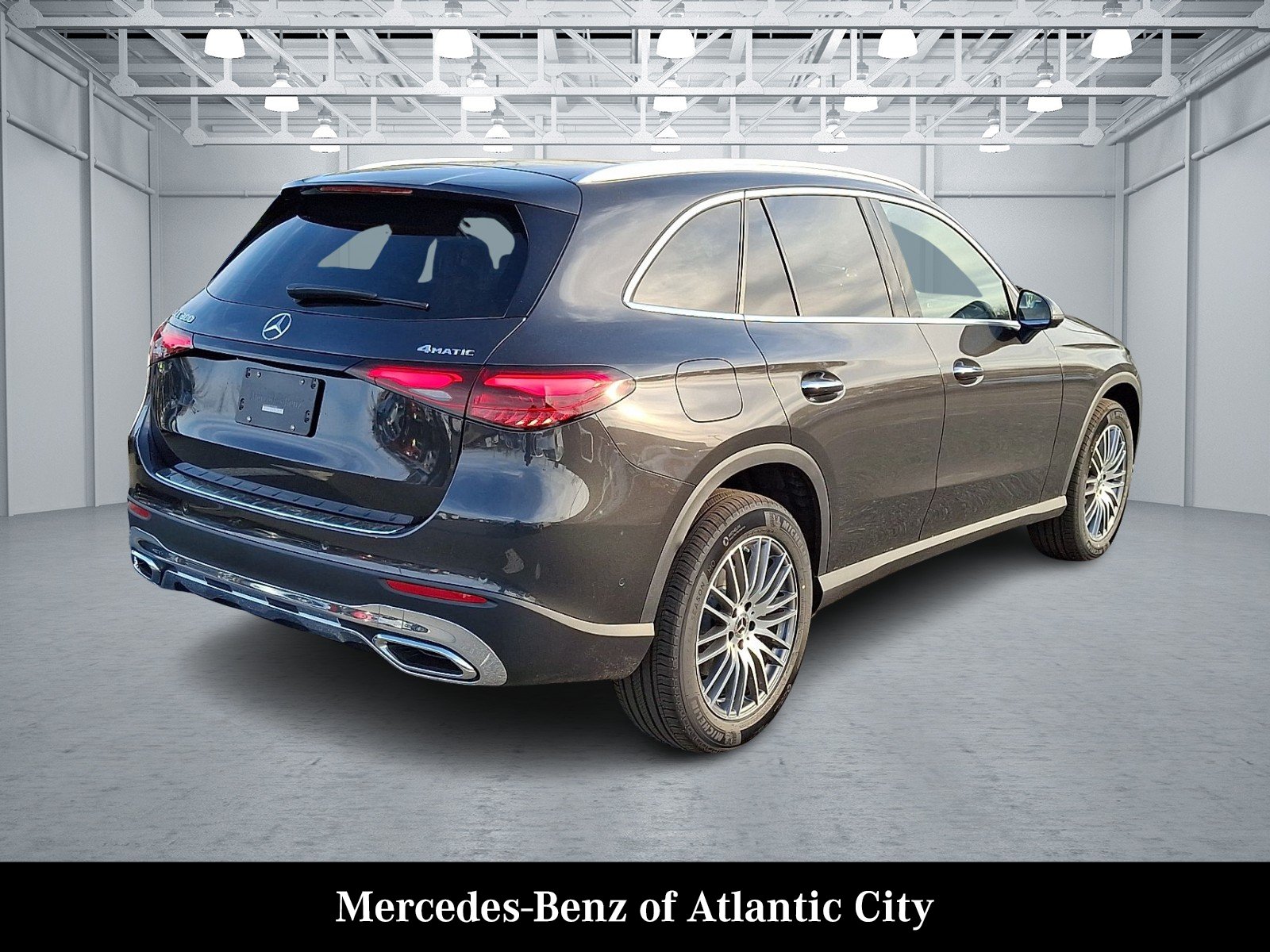 New 2026 Graphite Grey Metallic Mercedes-Benz GLC 300 image 4