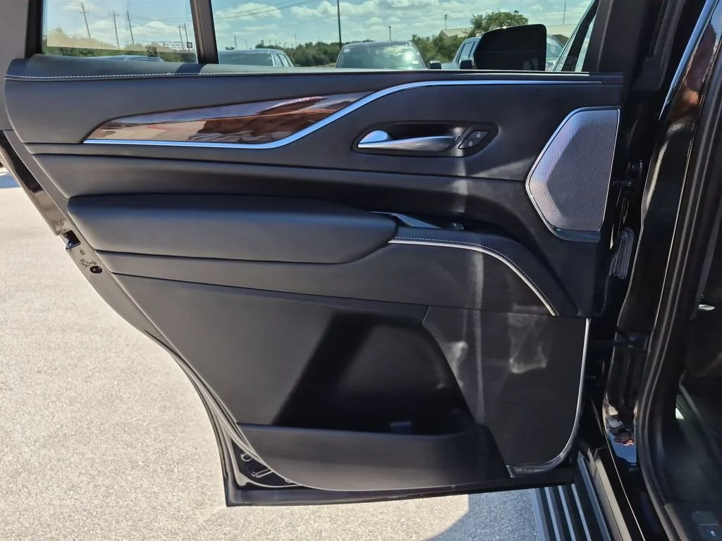 Used 2022 BLACK RAVEN Cadillac Premium Luxury Platinum image 37