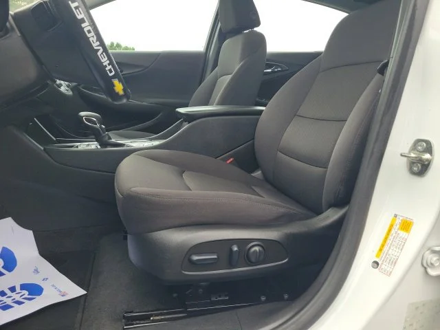 Used 2022 White Chevrolet LT image 21