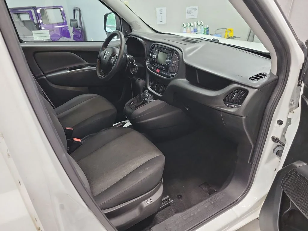 Used 2022 White Ram Base image 15