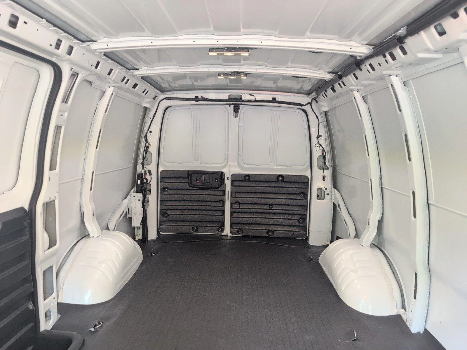 New 2026 Summit White GMC Work Van image 29