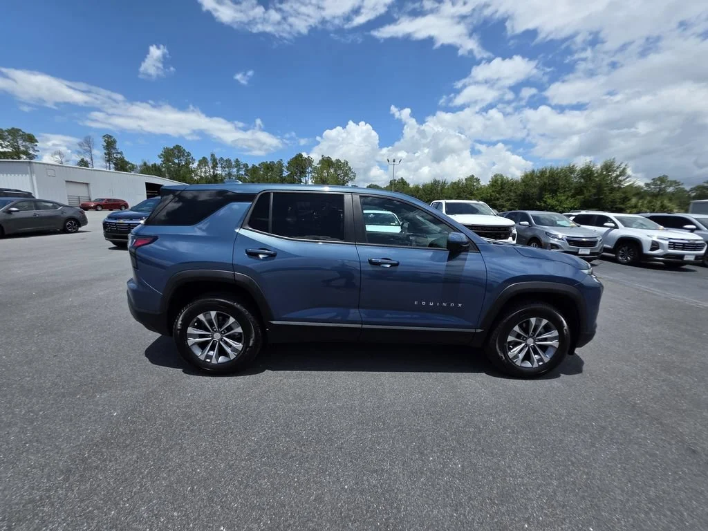 Used 2026 Lakeshore Blue Metallic Chevrolet LT image 6